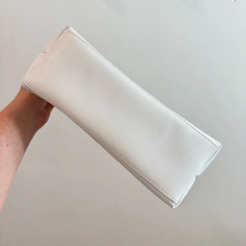Staud White Leather Make Up Bag Cosmetic Bag‎ Dopp Bag